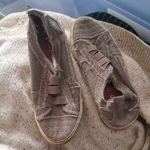 LA Pop Art Taupe High-Top Sneakers